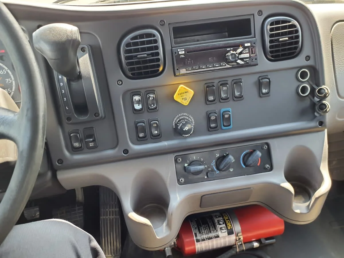 2020 Freightliner M2 106 in Springfield, MA — photo 7