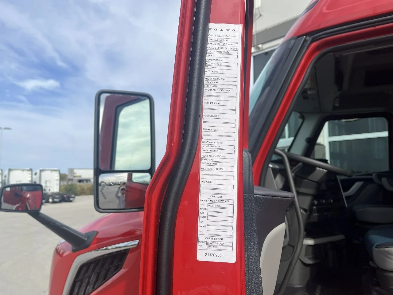 2026 Volvo VNL 860 in Pendleton, IN — photo 10
