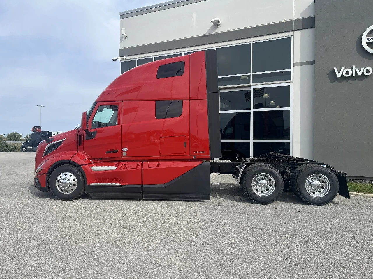 2026 Volvo VNL 860 in Pendleton, IN — photo 8