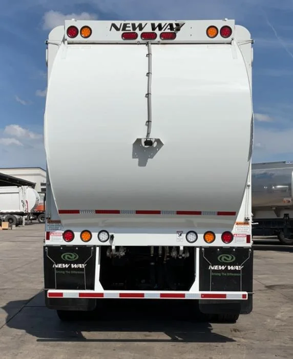 2025 Peterbilt 520 — photo 6