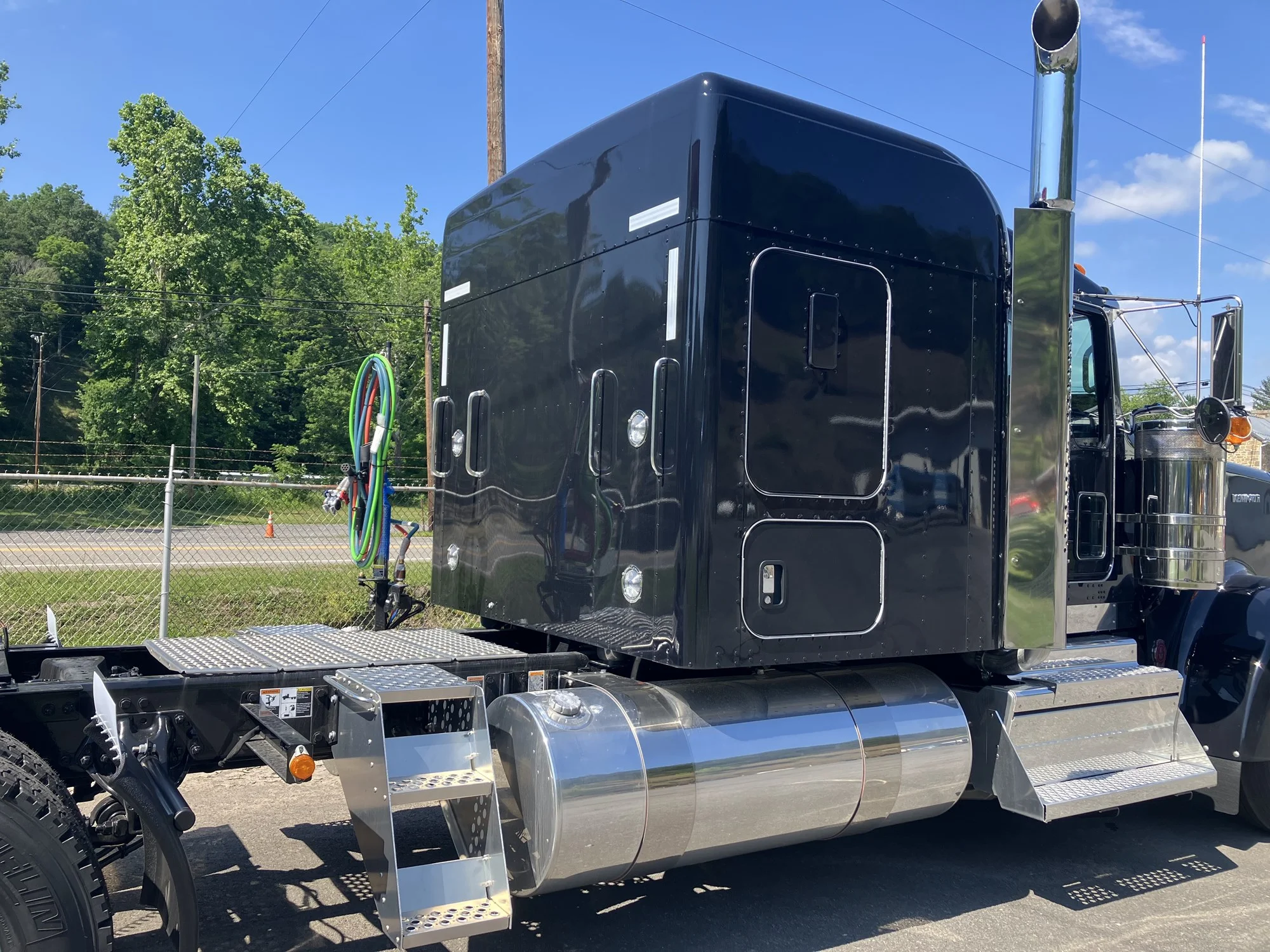 2027 Kenworth W900 in Keyser, WV — photo 6