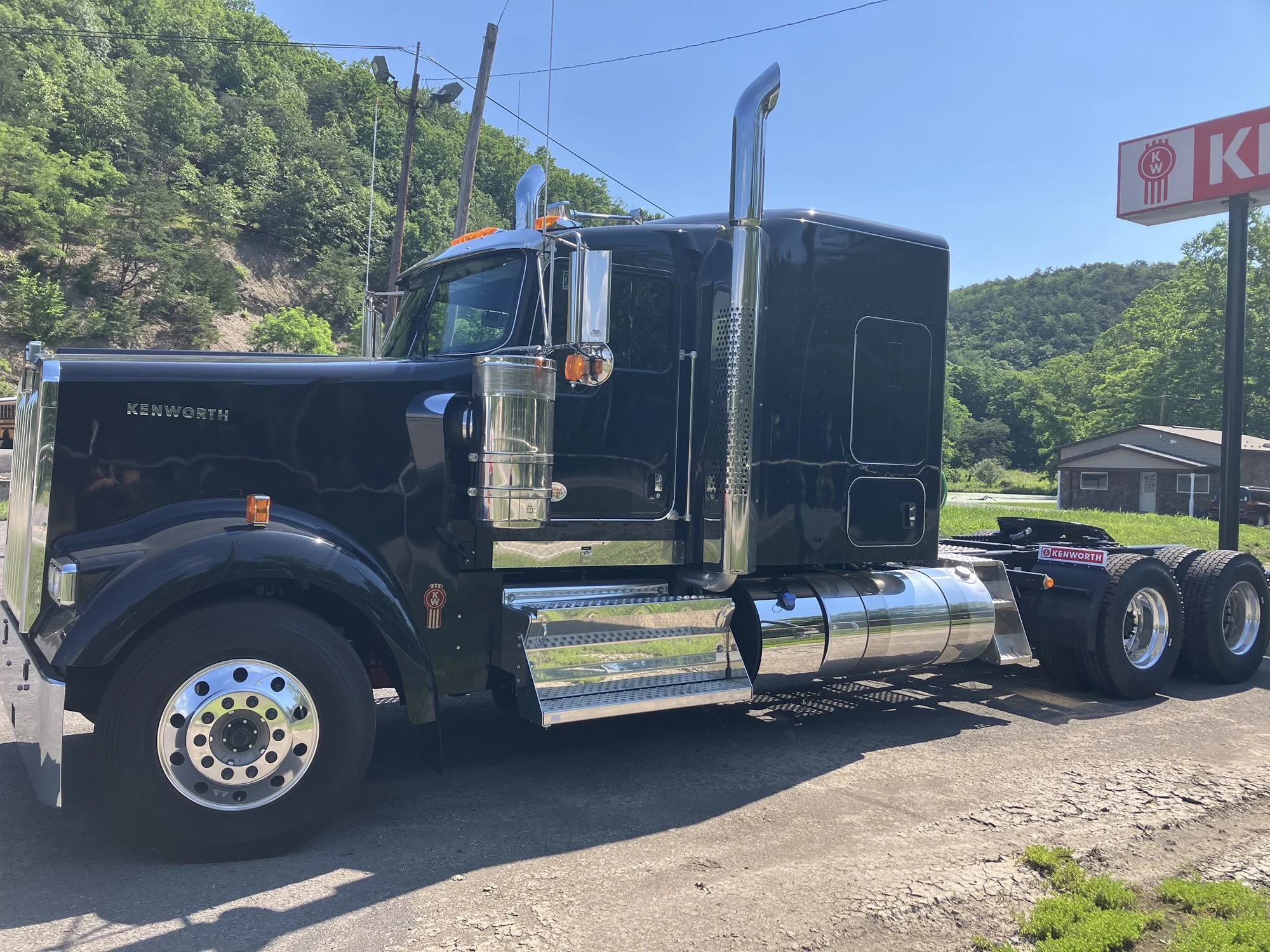 2027 Kenworth W900 in Keyser, WV — photo 4