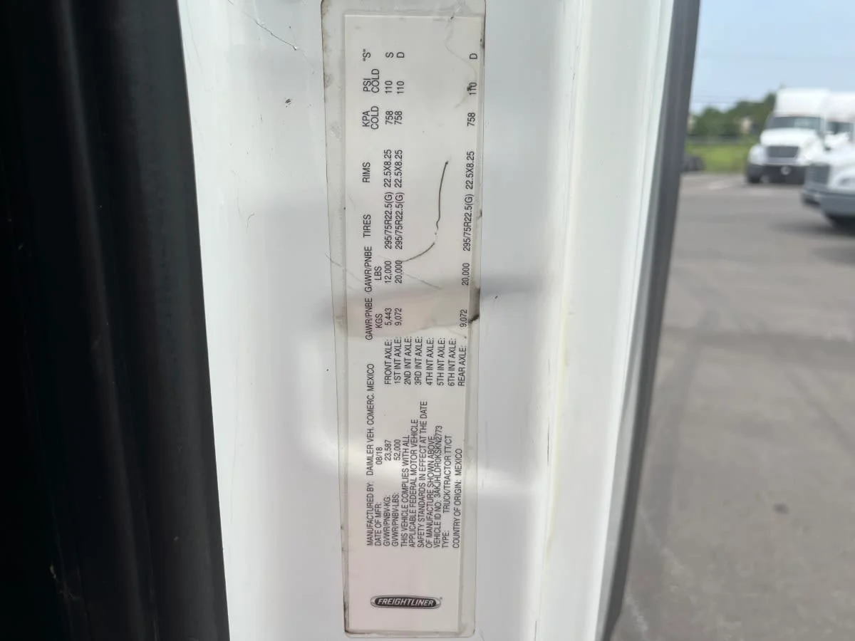 2019 Freightliner Cascadia in Beltsville, MD — photo 9