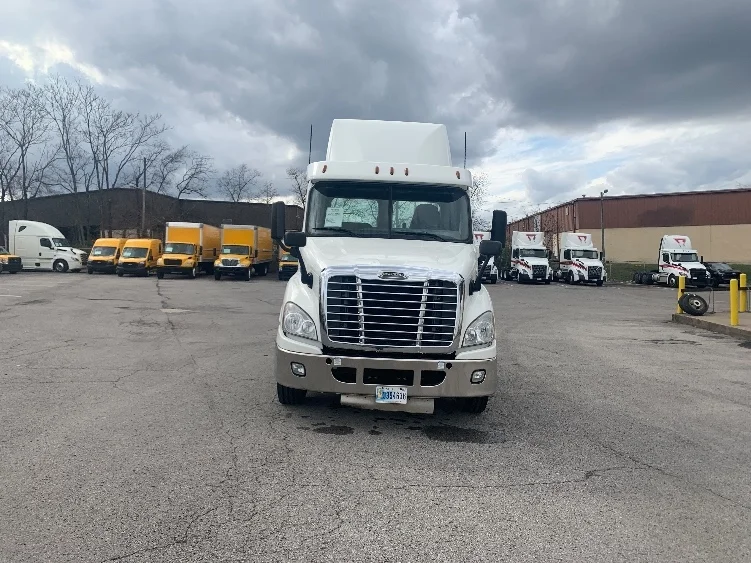 2019 Freightliner Cascadia in Nashville, TN — photo 2
