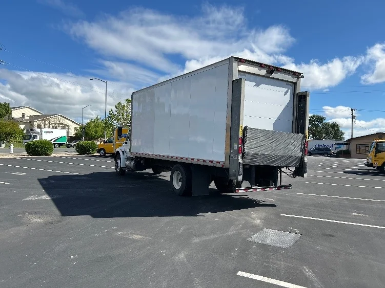 2019 International 4300 - image 6