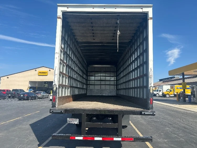 2016 Freightliner eM2 in Torrance, CA — photo 8