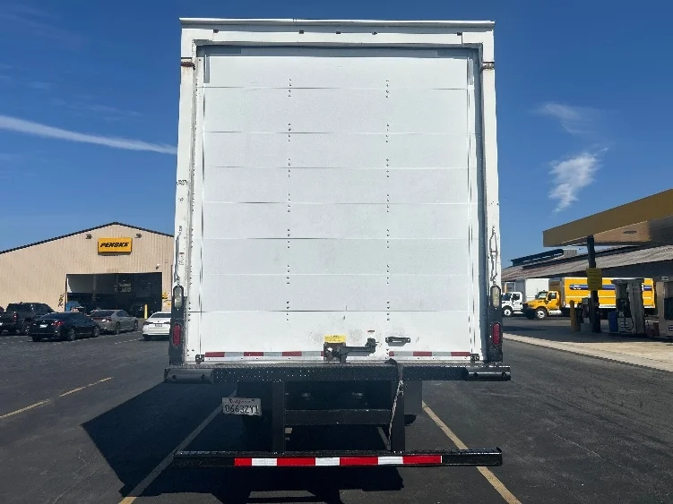 2016 Freightliner eM2 in Torrance, CA — photo 7