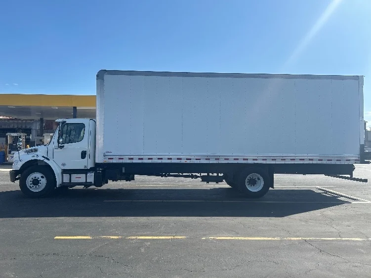 2016 Freightliner eM2 in Torrance, CA — photo 4