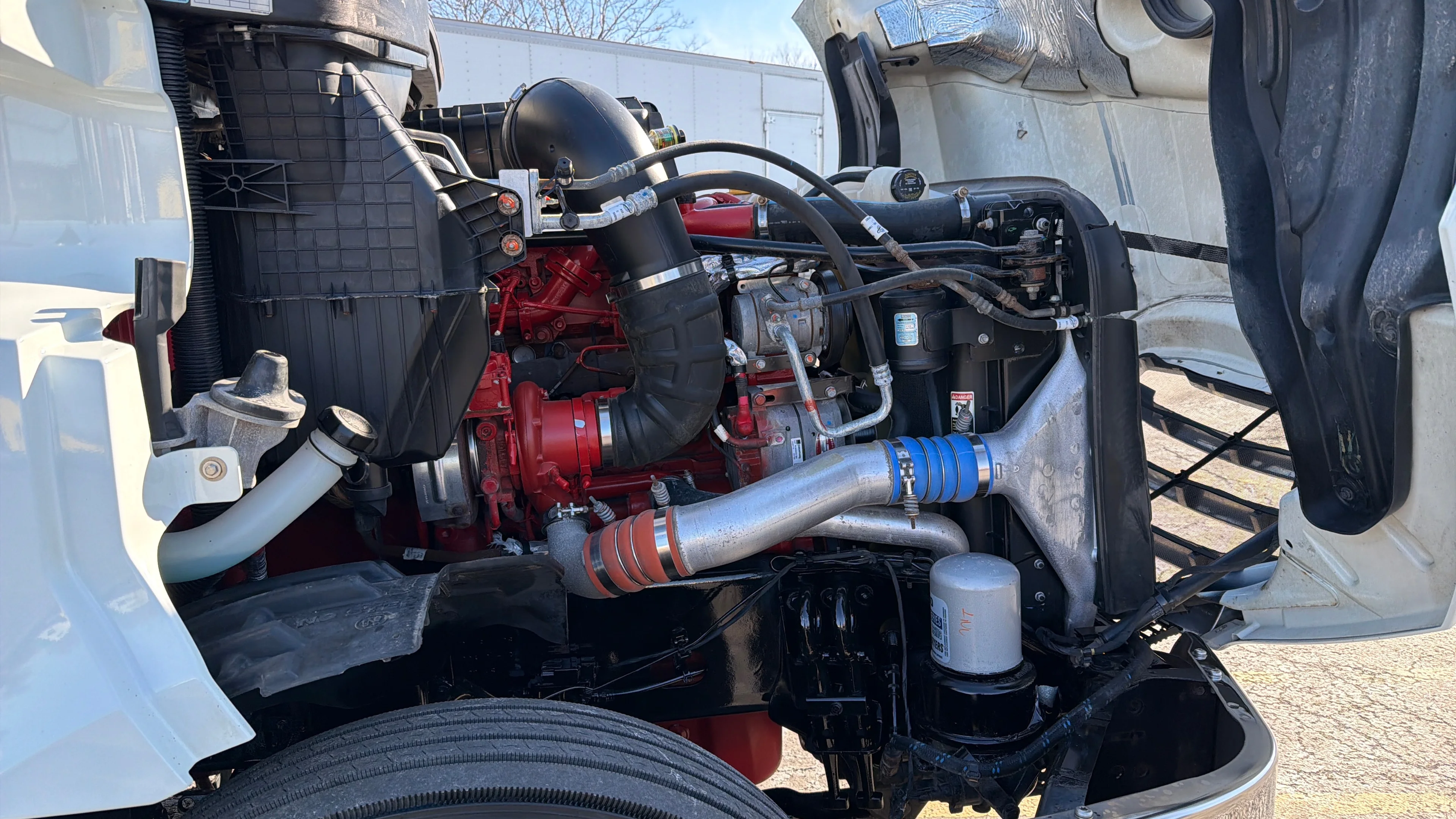 2023 Freightliner Cascadia in Kansas City, MO — photo 38
