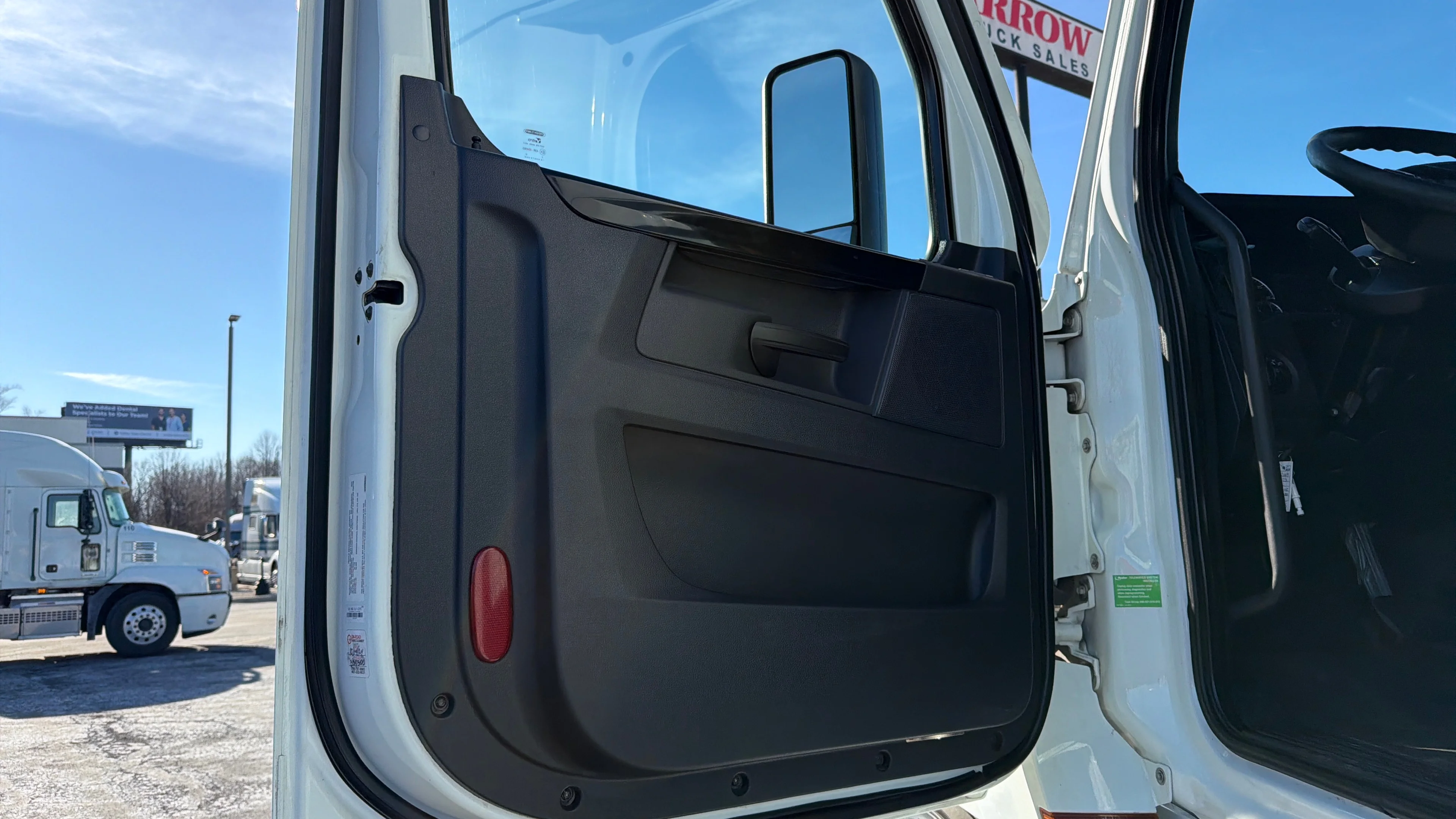 2023 Freightliner Cascadia in Kansas City, MO — photo 45