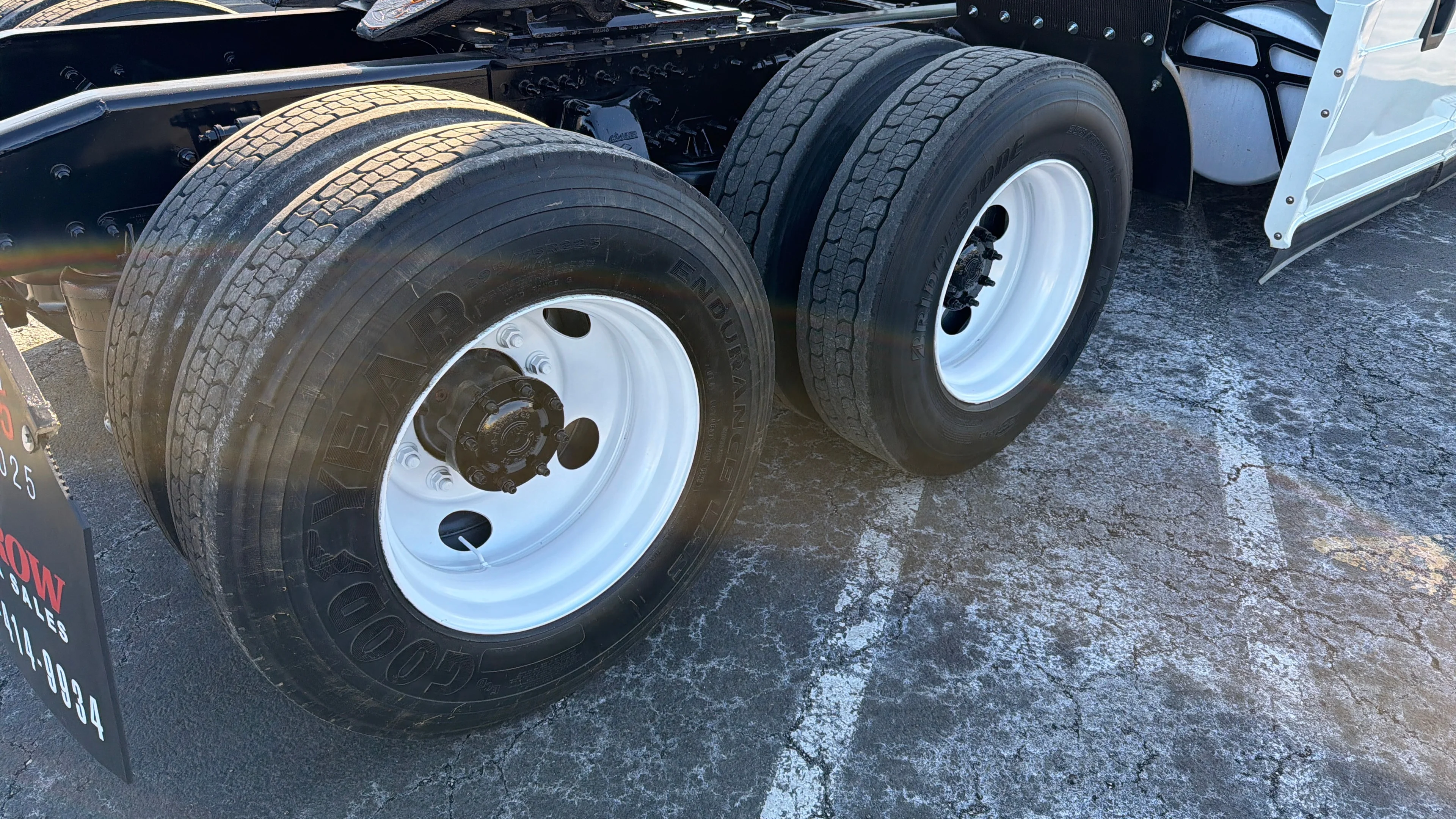 2023 Freightliner Cascadia in Kansas City, MO — photo 43