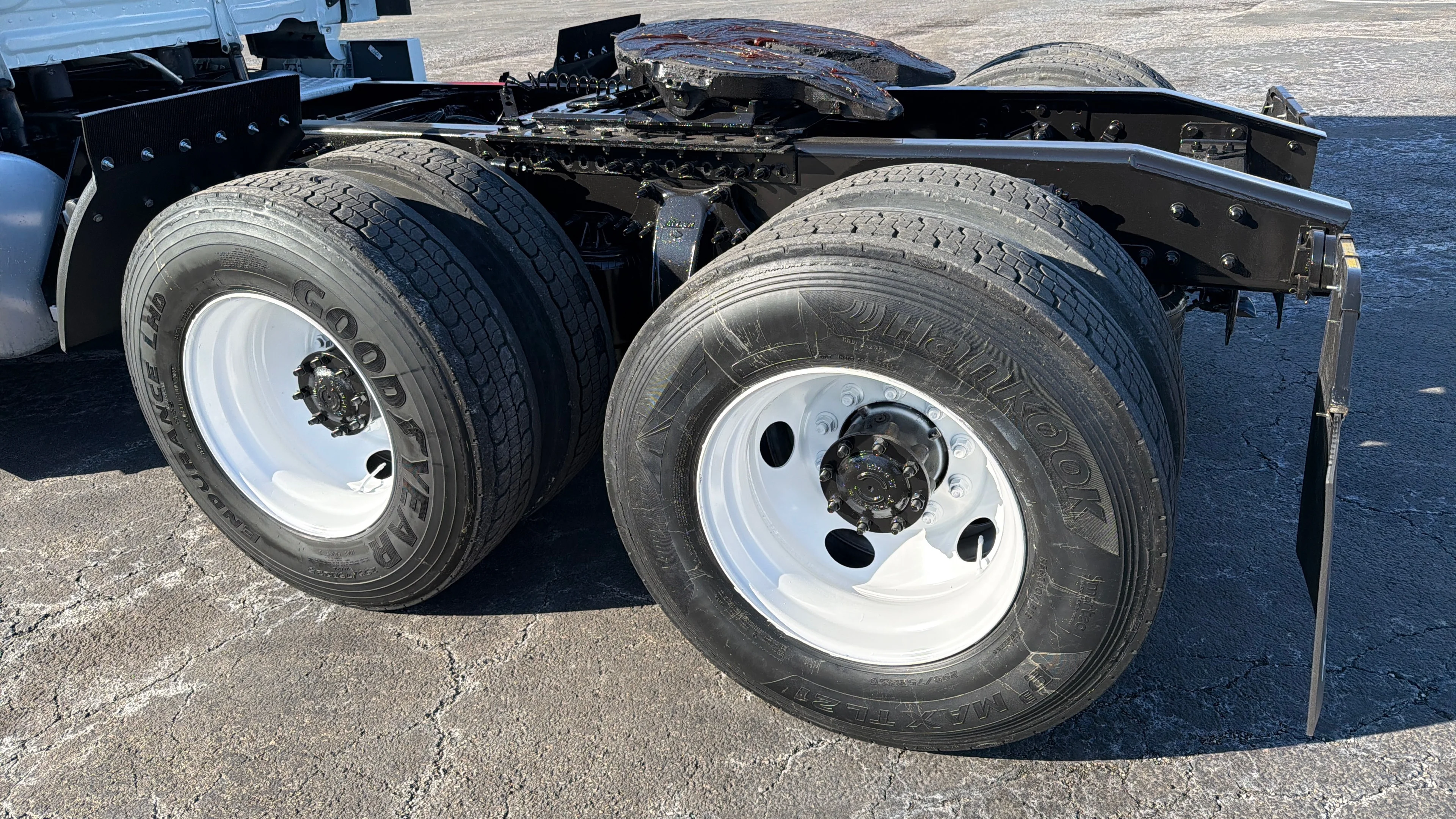 2023 Freightliner Cascadia in Kansas City, MO — photo 44