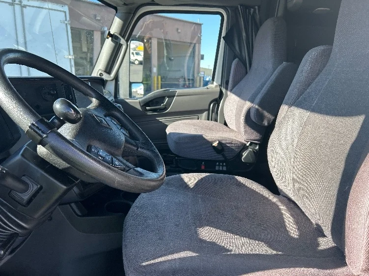 2020 International LT - image 10