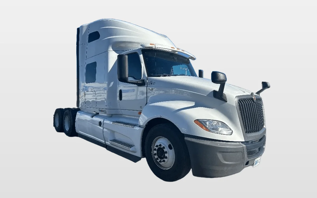 2020 International LT - image 1