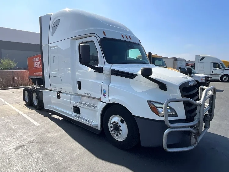 2022 Freightliner Cascadia in Torrance, CA