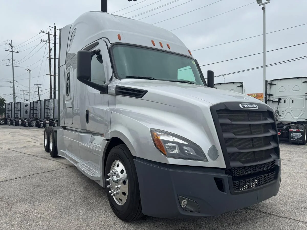 2022 Freightliner Cascadia in Pharr, TX