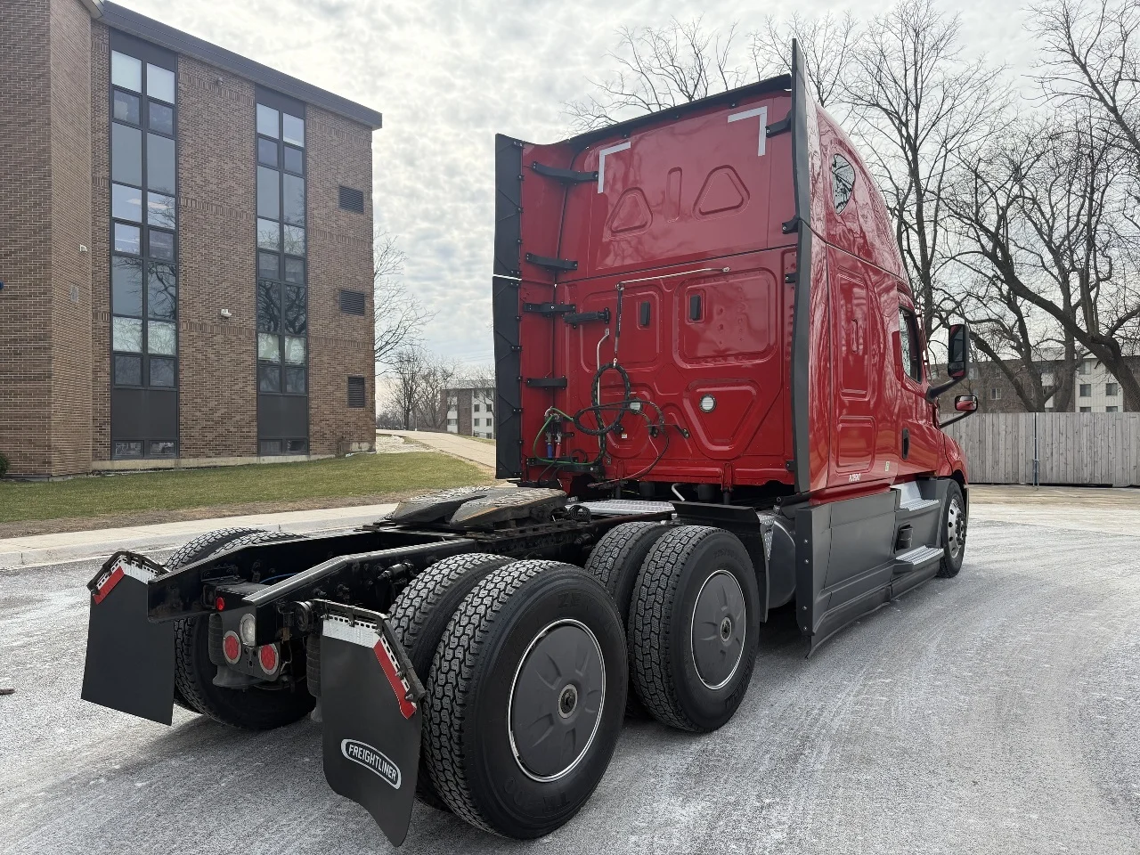 2023 Freightliner Cascadia - image 5