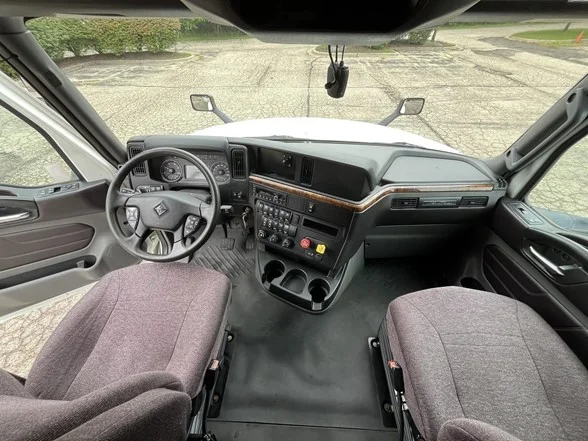2022 International LT in West Michigan International, MI — photo 2