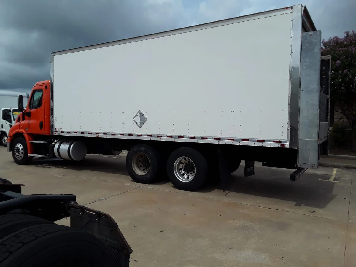 2017 Freightliner Cascadia in Houston, TX — photo 6