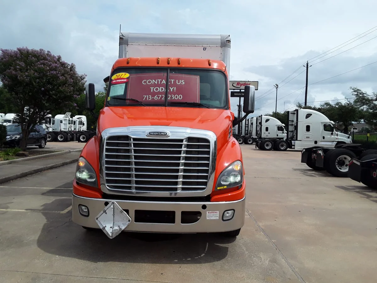 2017 Freightliner Cascadia in Houston, TX — photo 2