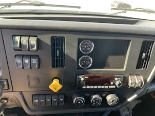2025 Peterbilt 548 in Gretna, NE — photo 12