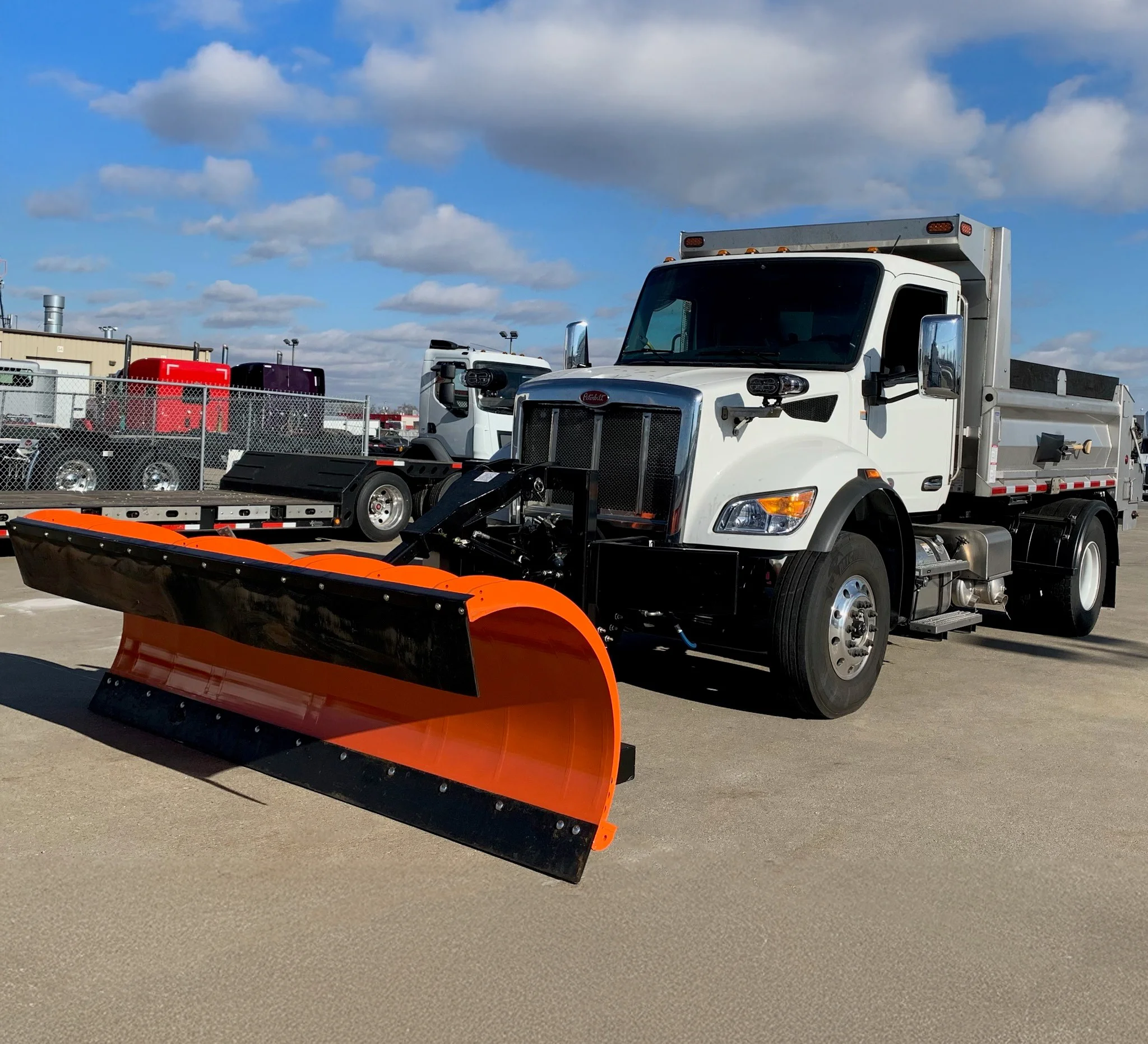 2025 Peterbilt 548 in DES MOINES, IA