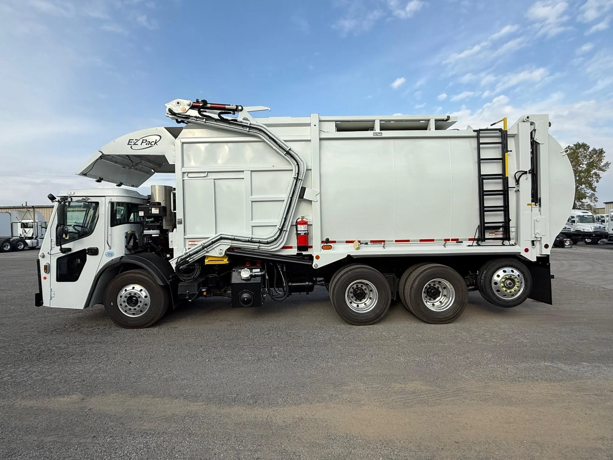 2026 Mack LR in Findlay, OH — photo 3