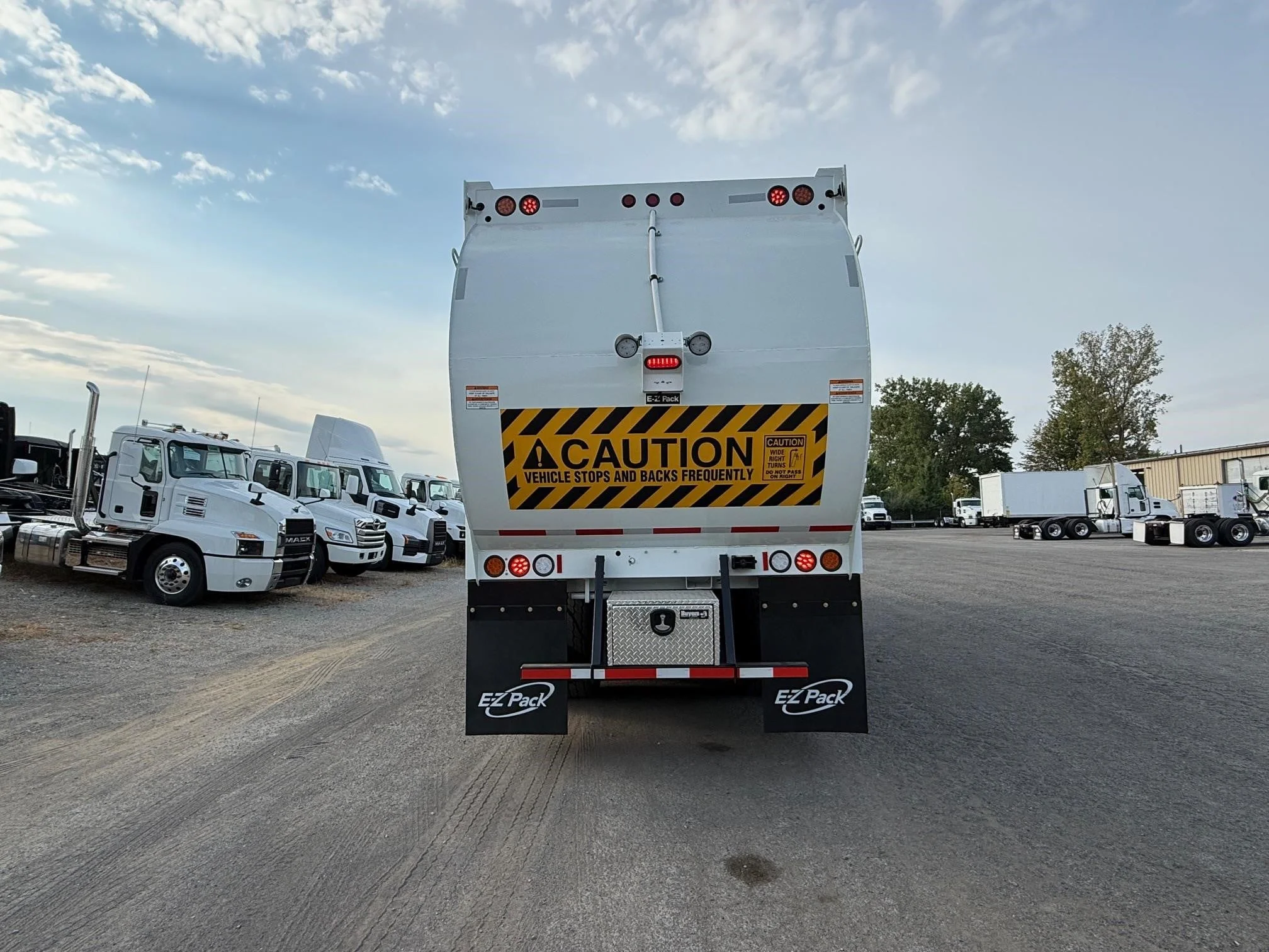 2026 Mack LR in Findlay, OH — photo 4