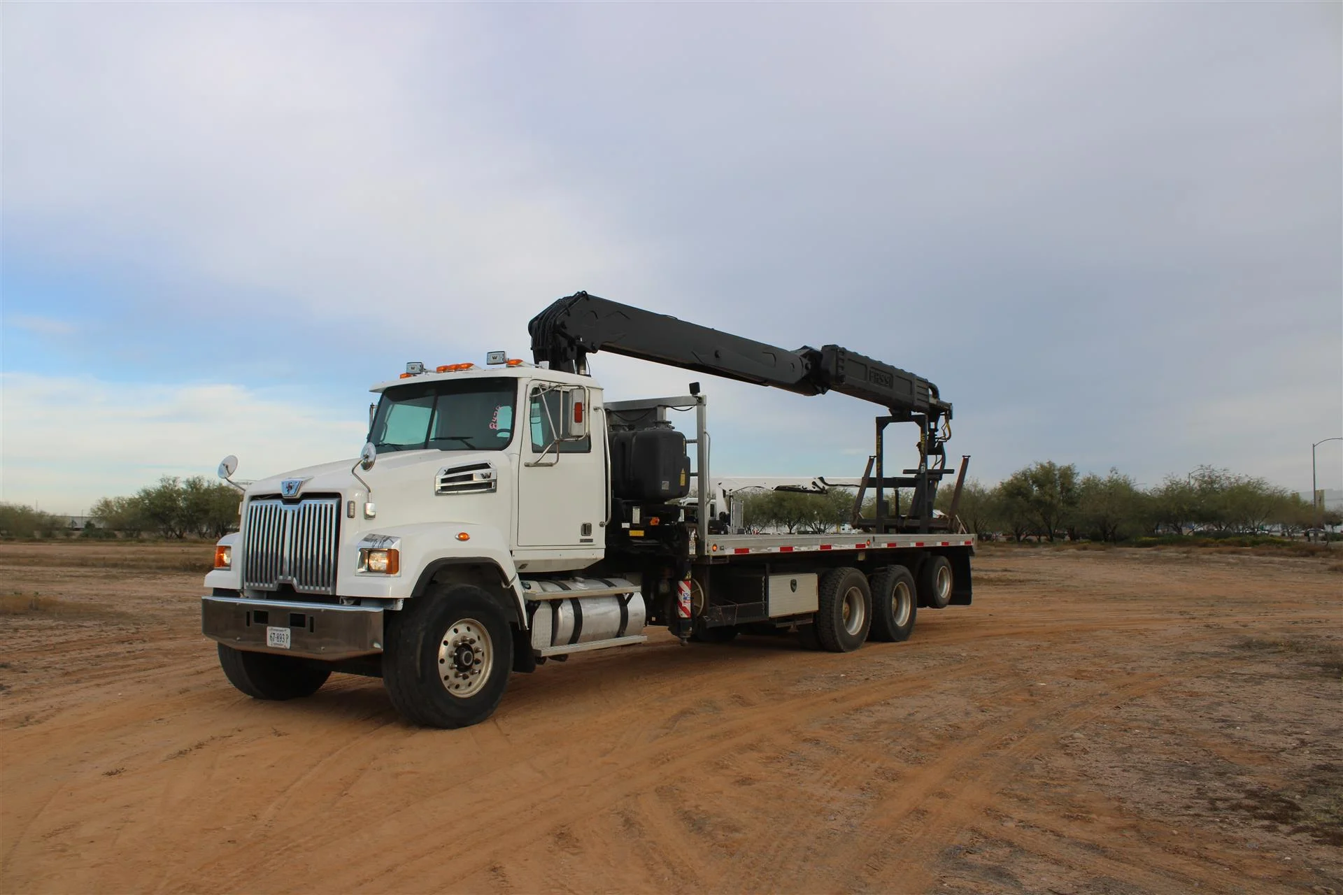 2016 Western Star 4700 - image 2