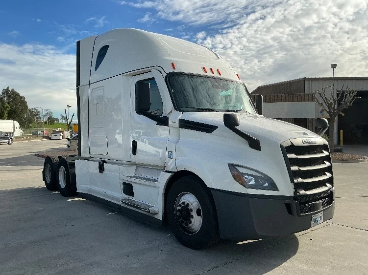 2023 Freightliner Cascadia in Fontana, CA