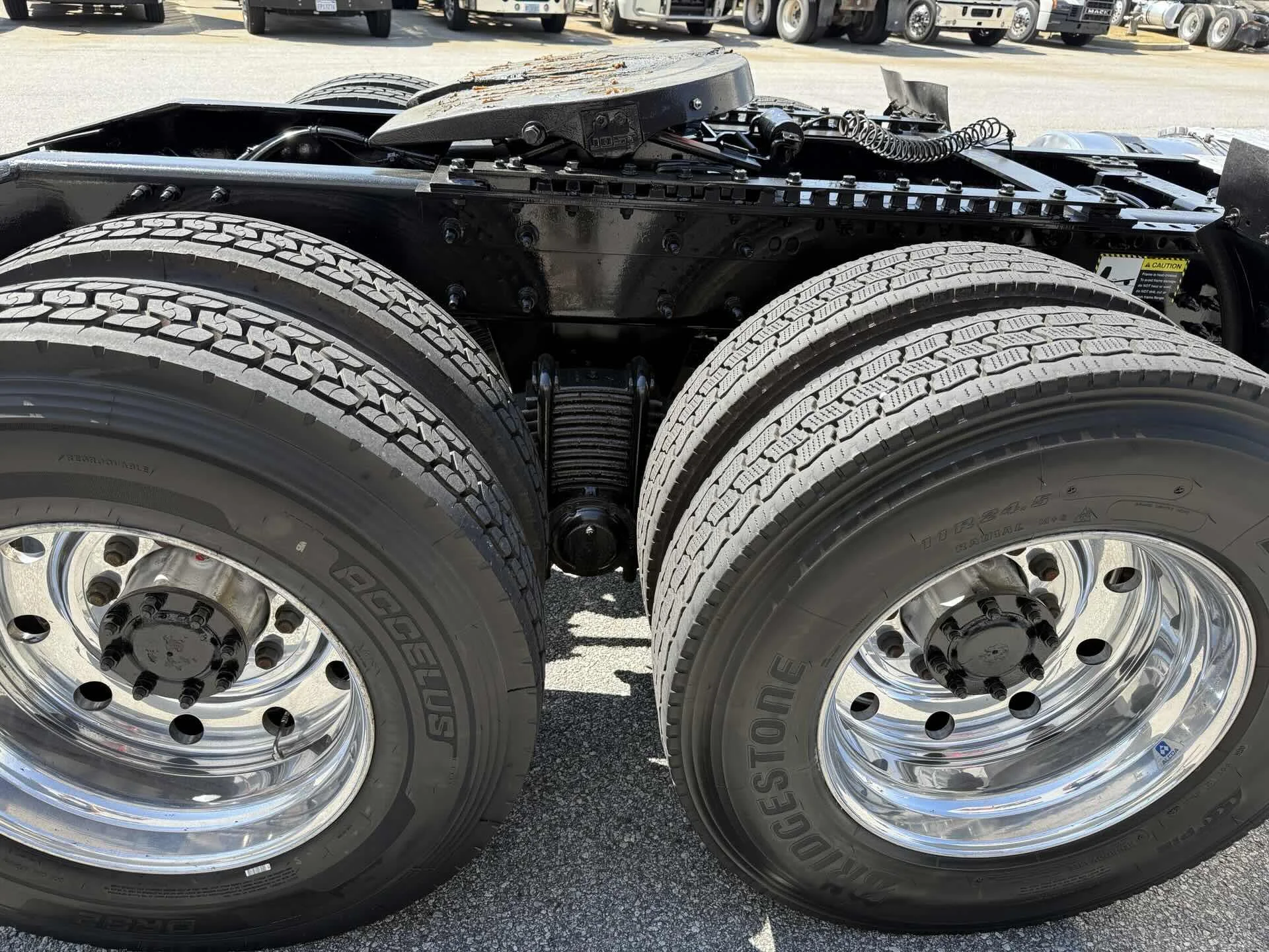 2022 Mack Anthem - image 7