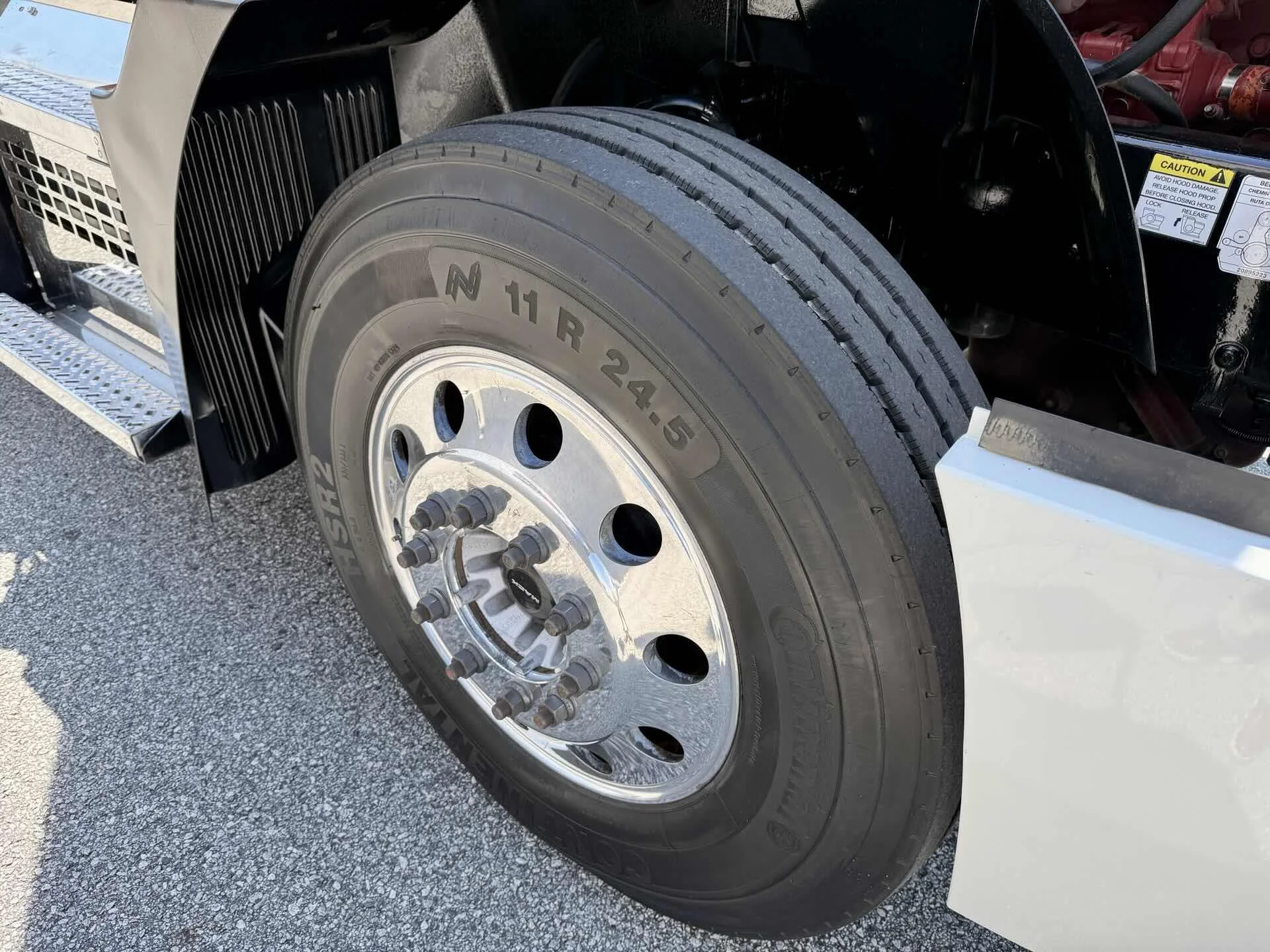 2022 Mack Anthem - image 12