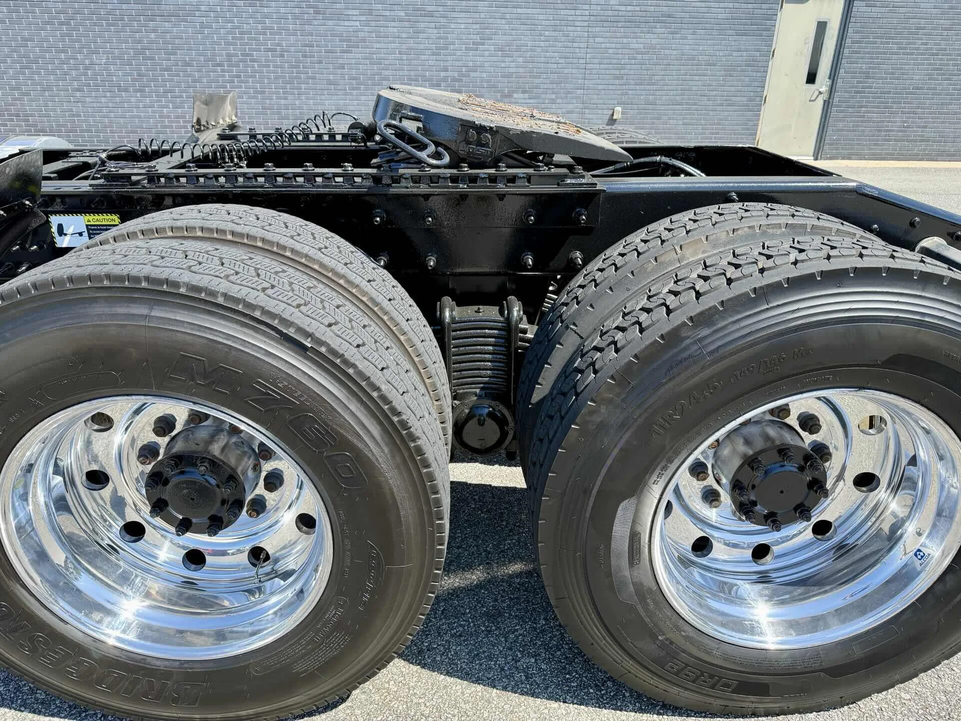 2022 Mack Anthem - image 3