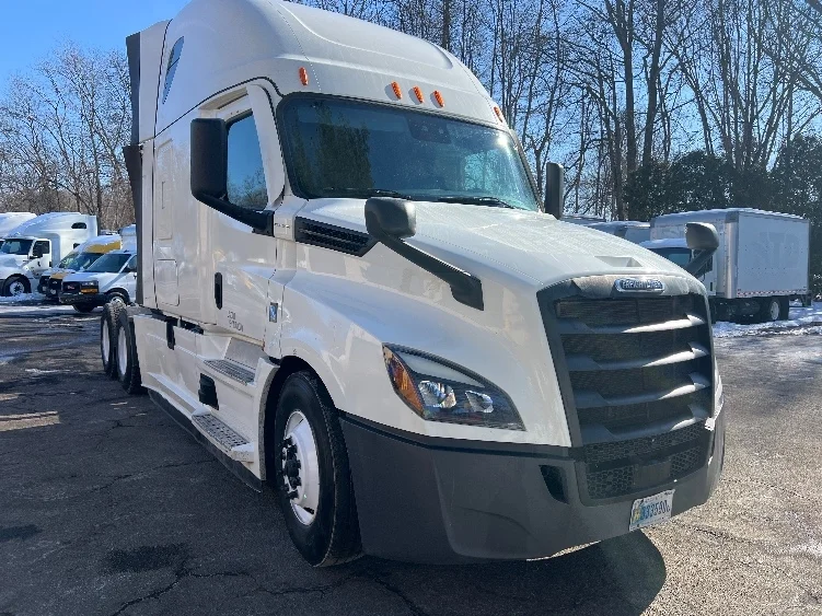 2023 Freightliner Cascadia in Monmouth Junction, NJ