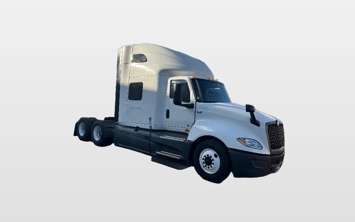 2023 International LT - image 1