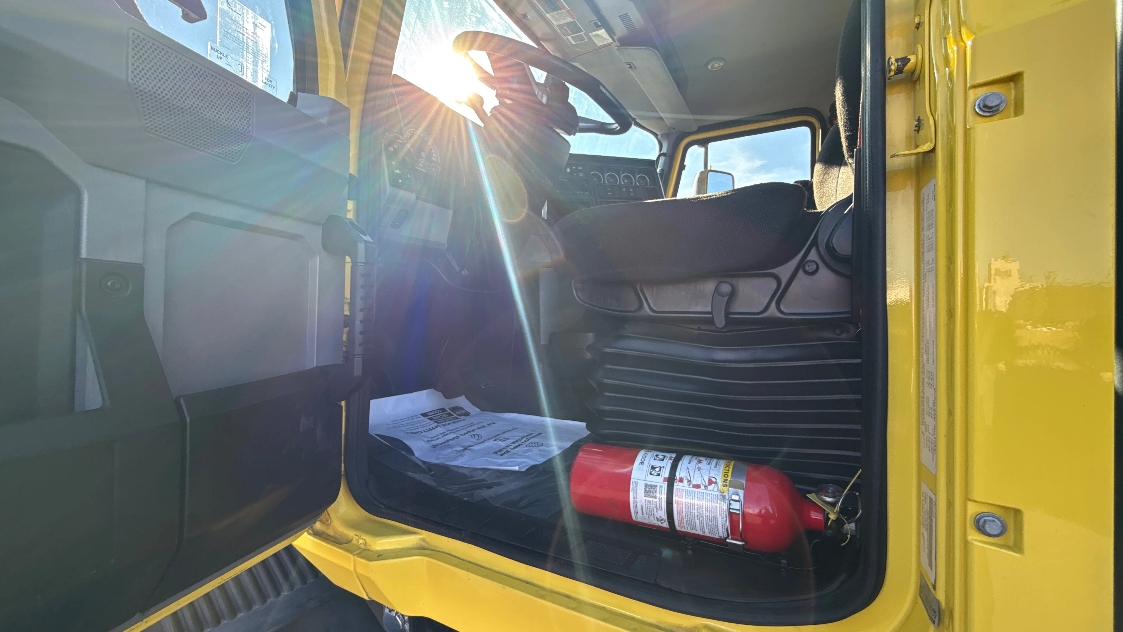2023 Freightliner Cascadia in Kansas City, MO — photo 44