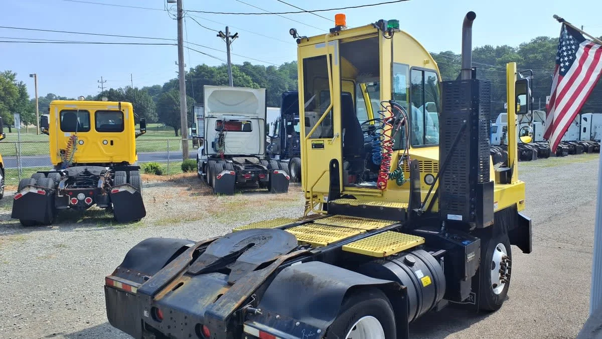 2021 Autocar in West Chester, OH — photo 4