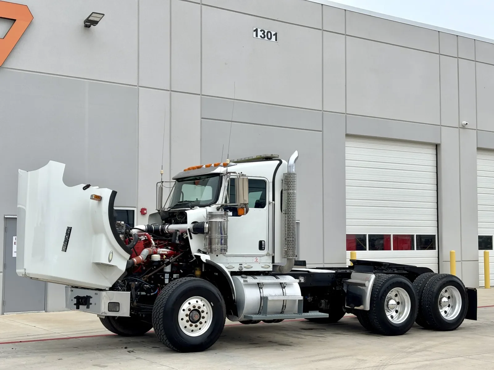 2013 Kenworth T800 - image 10