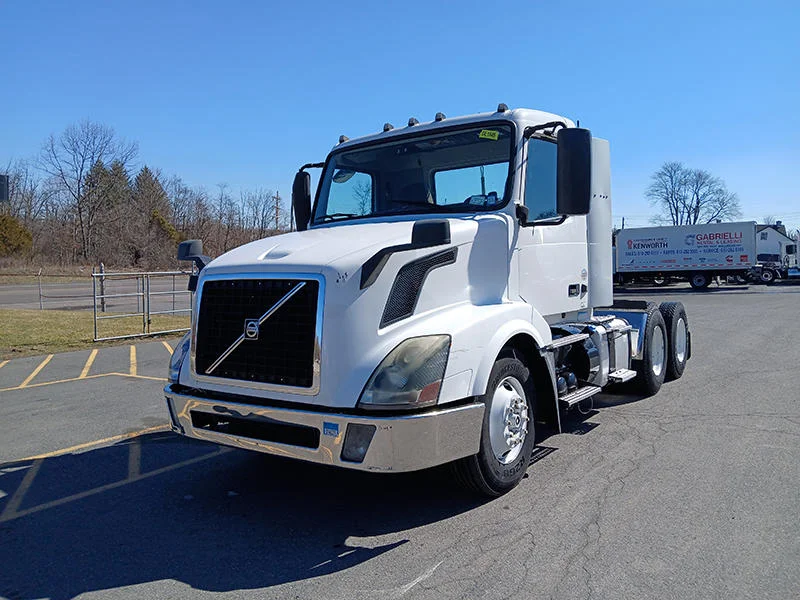 2015 Volvo VNL 860