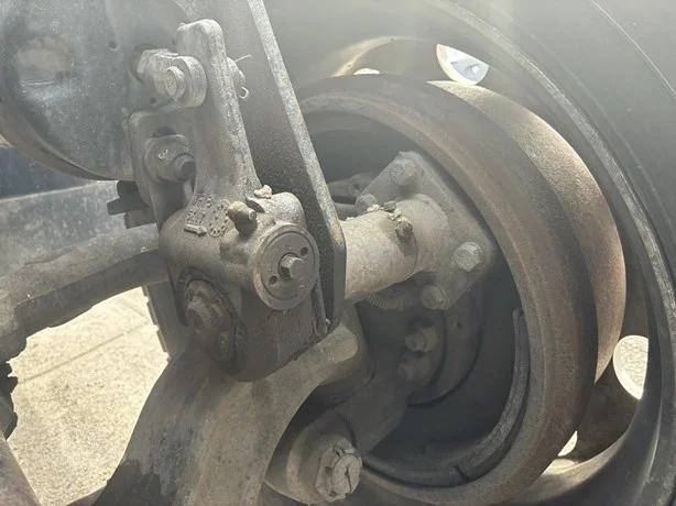 2006 Kenworth T800 - image 30