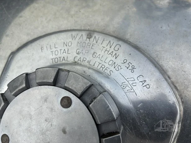 2006 Kenworth T800 - image 10