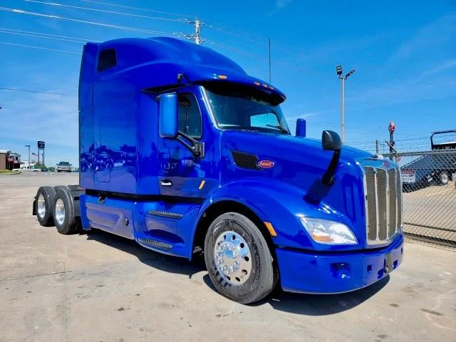 2022 Peterbilt 579 - image 4