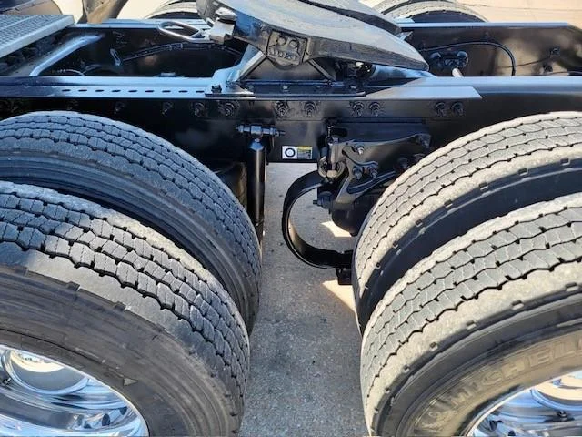 2022 Peterbilt 579 - image 16