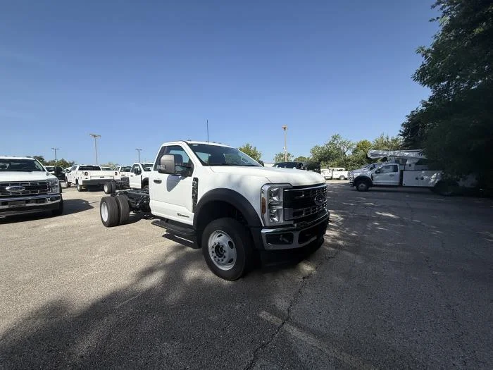 2026 Ford F-550 — photo 8