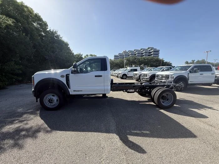 2026 Ford F-550 — photo 3