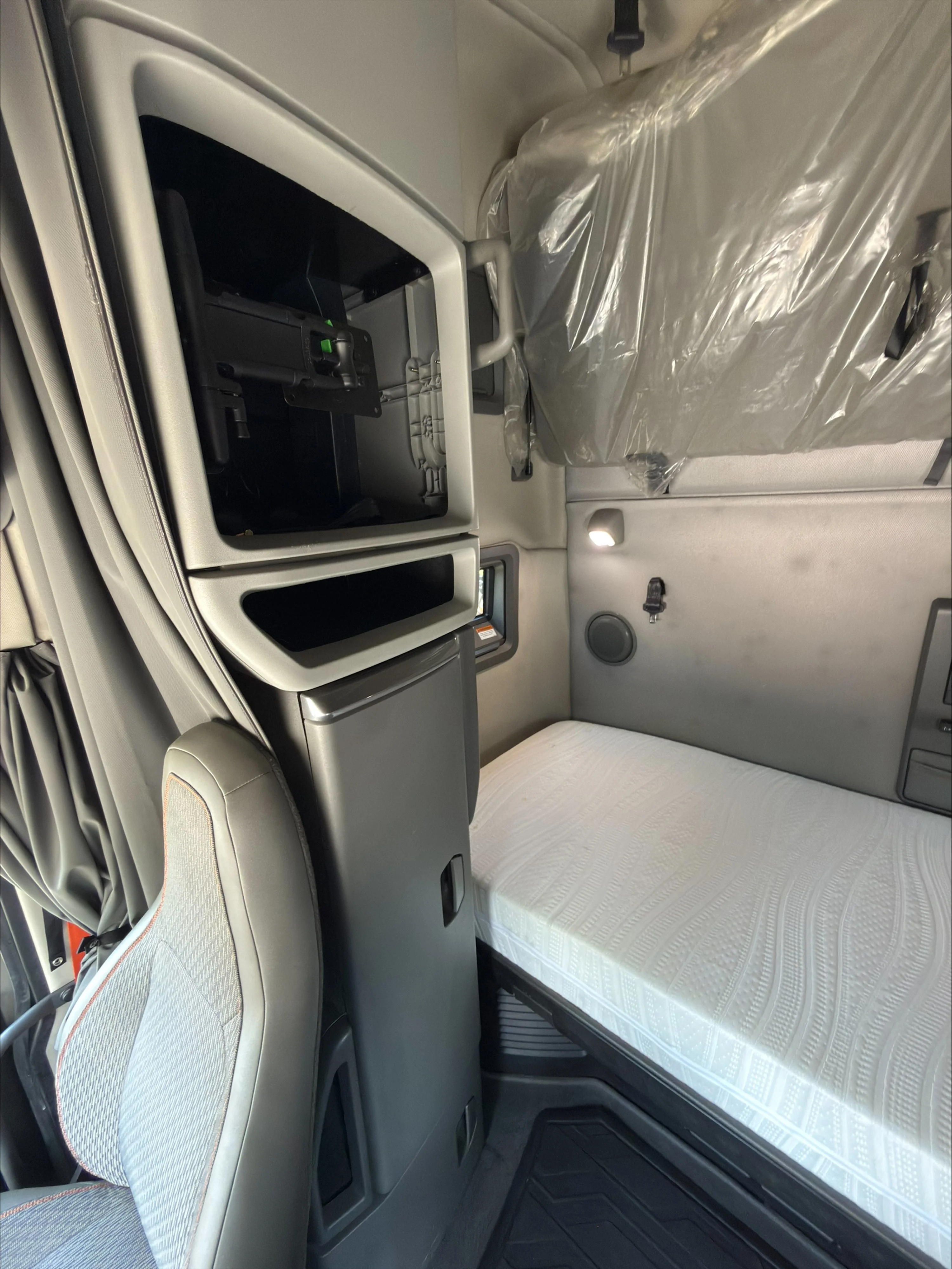 2023 Volvo VNL 760 — photo 12