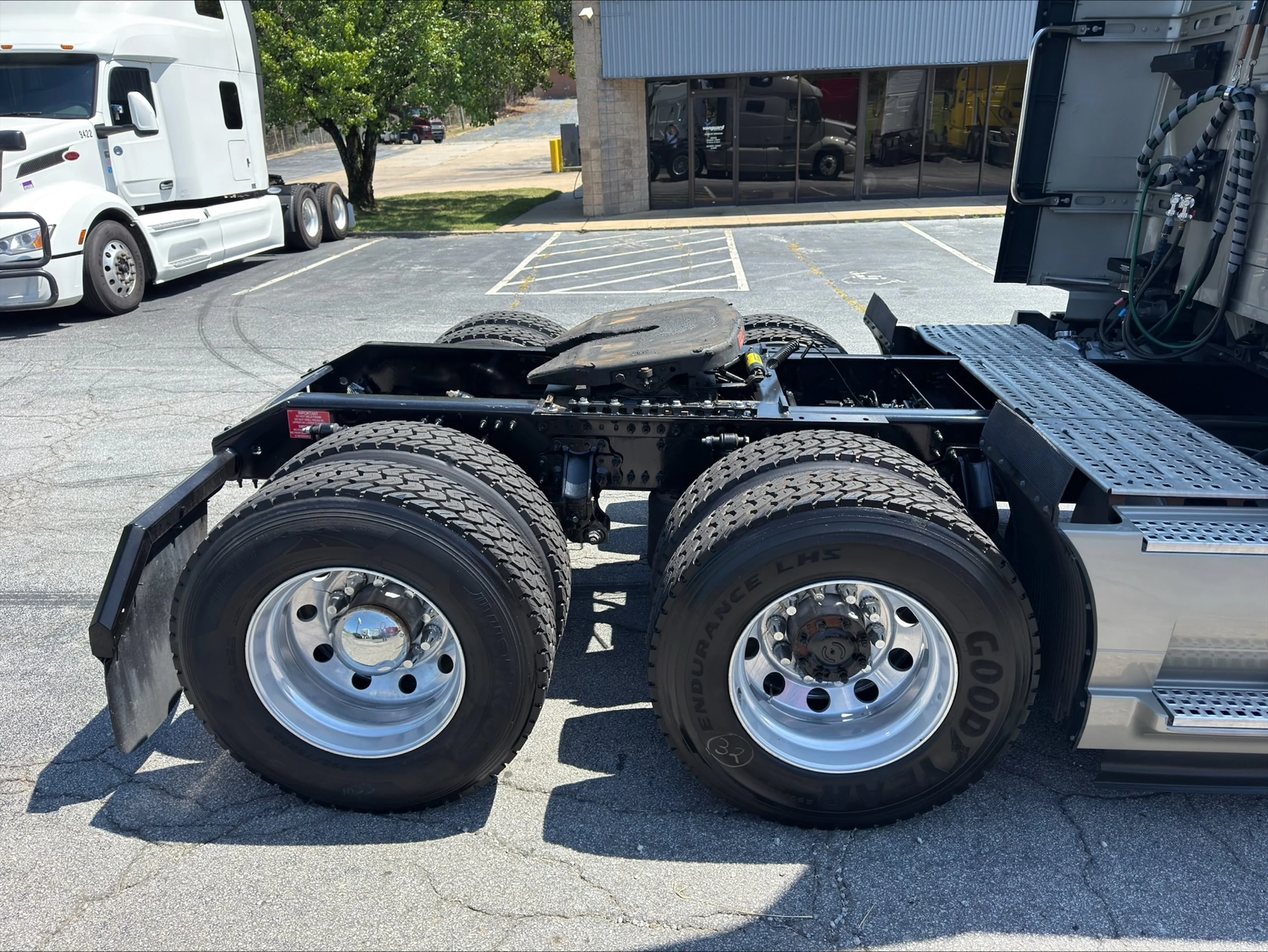 2023 Volvo VNL 760 — photo 5