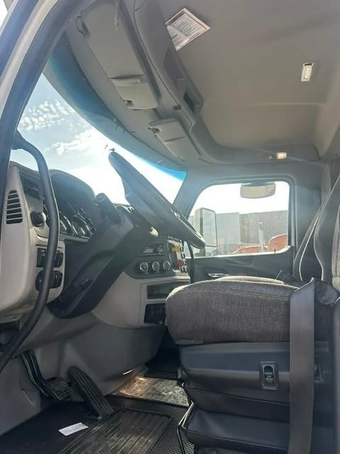 2018 Peterbilt 579 — photo 12