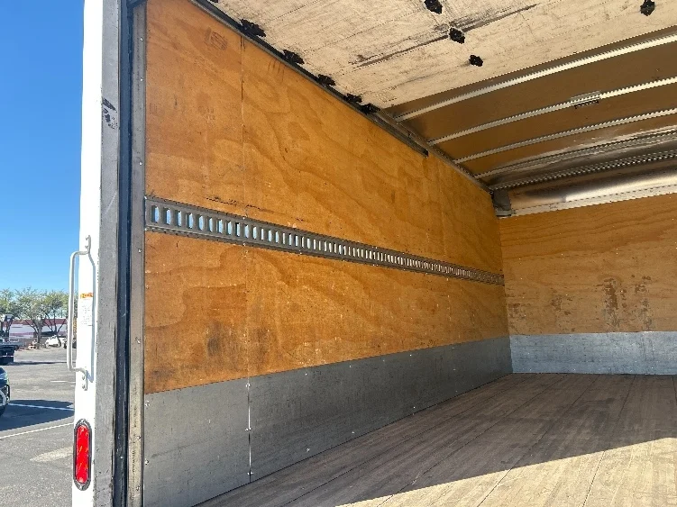 2019 Isuzu NPR - image 10