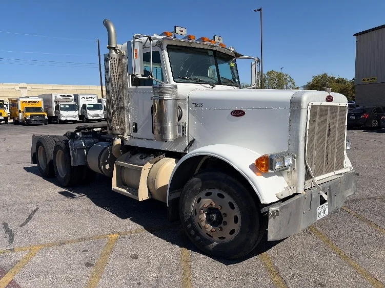2006 Peterbilt 379 in San Antonio, TX